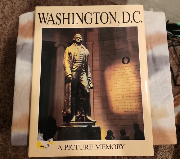 Washington, D.C. A Picture Memory Hardcover Book - Picture 1 of 6